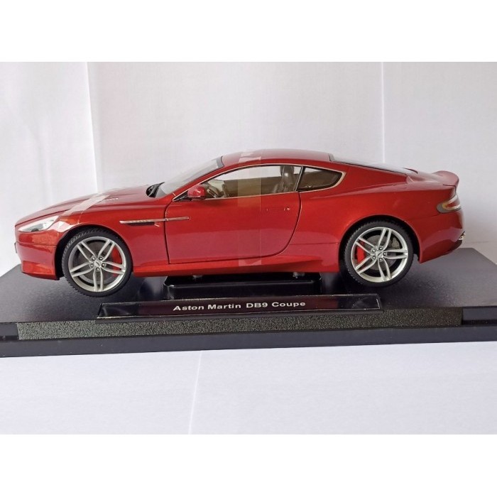 Ane Diecast Mobil Aston Martin Db9 Welly Coupe Merah Welly 1:18 Murah