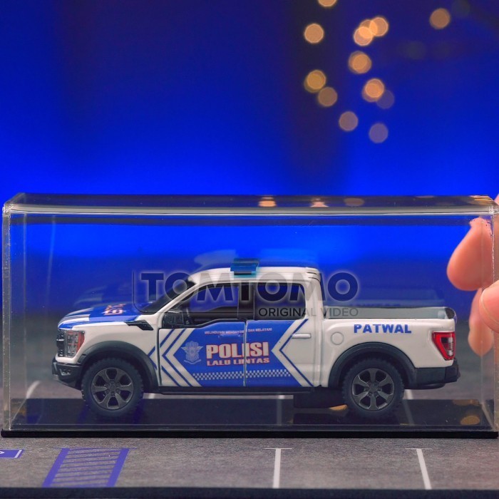 Ane Set Polantas A Diecast Miniatur Mobil Mobilan Patwal Polisi Tomtomo
