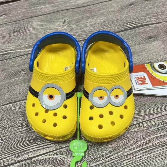 

Sandal Crocs Minion Kids / Sepatu Sendal Anak Croc Original GTT