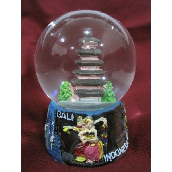 Snow Globe Dari Negara Indonesia 3