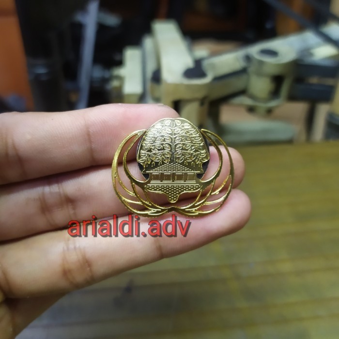 pin korpri bolong magnet,pin korpri kerancang