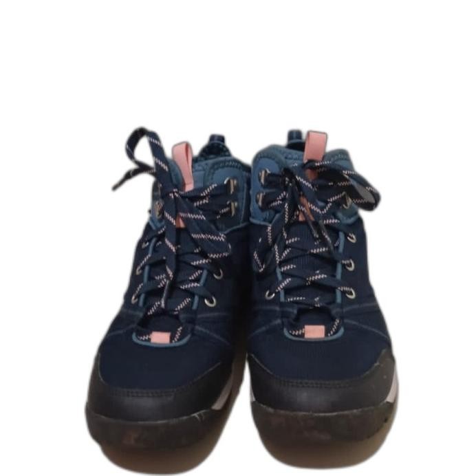 SEPATU HIKING QUECHUA