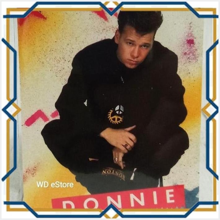 

[WDE] 1989 TOPPS NEW KIDS ON THE BLOCK MEMORABILIA TRADING CARD, STICKER