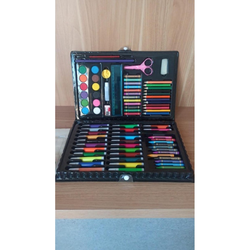 

CRAYON ART SET 150 PCS PERALATAN GAMBAR LUKIS PENSIL WARNA ALAT TULIS CRAYON SET ANAK LENGKAP HALUS NYAMAN BAGUS BERKUALITAS BRAND OFFICIAL TERLARIS TERBARU TERMURAH UNIK COD