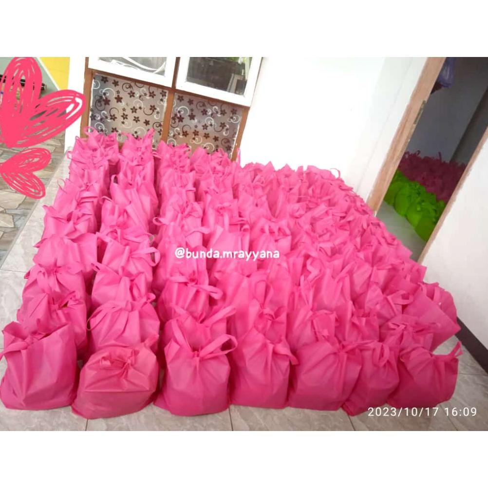 

VIRAL [#P-04] Paket Sembako (beras gula kopi sabun biskuit) hampers parsel hari ibu belanja bulanan lengkap Birthday, Graduation, anniversary happy tahun hari guru Lebaran, ramadhan, idul fitri tas spunbond hadiah give away h-4