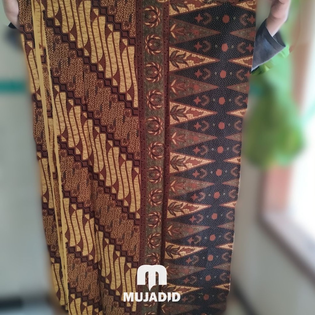 KAIN SARUNG AISYIYAH KATUN - Batik