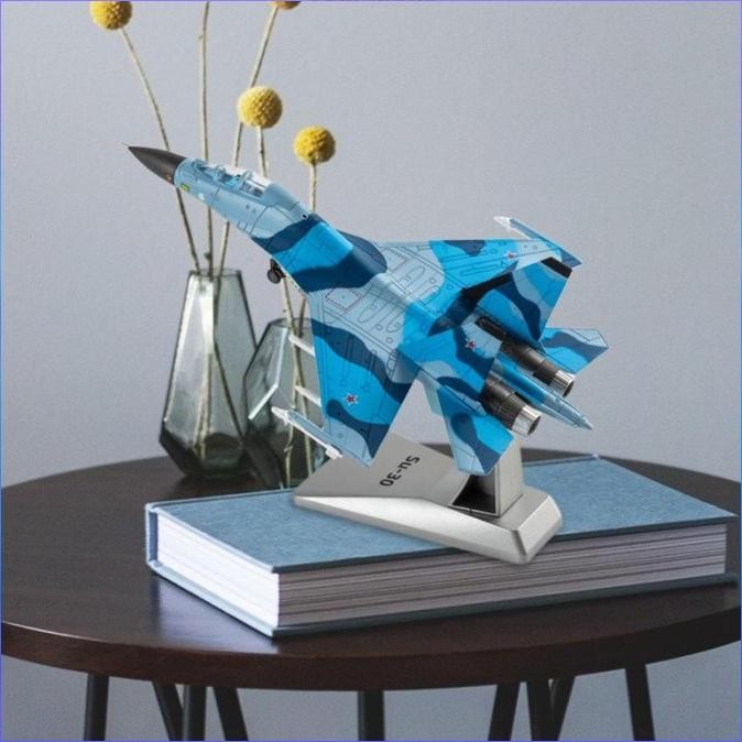 Miniatur Diecast Pesawat Tempur Su-30 Skala 1 / 100 Untuk Dekorasi