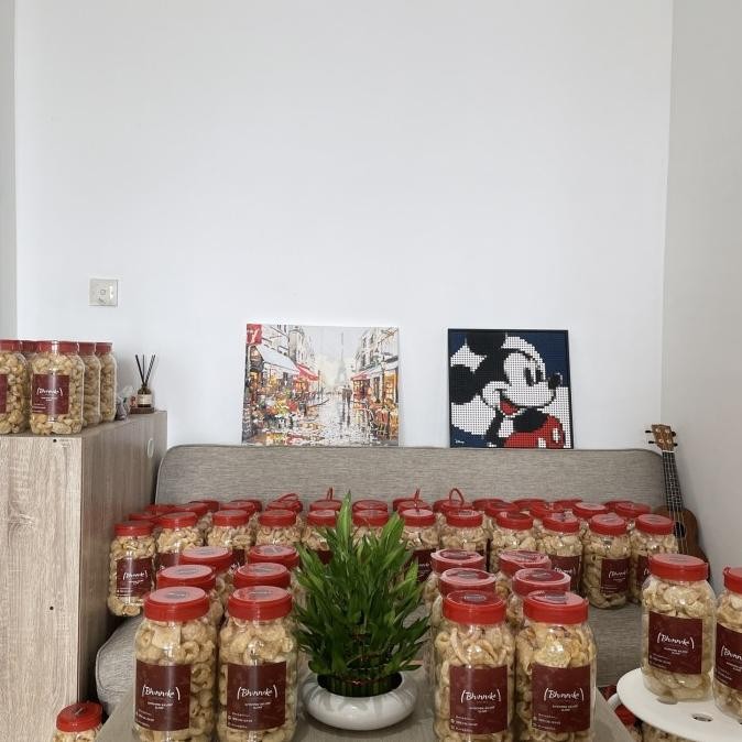 

Kerupuk Kulit Babi 2 Liter STS