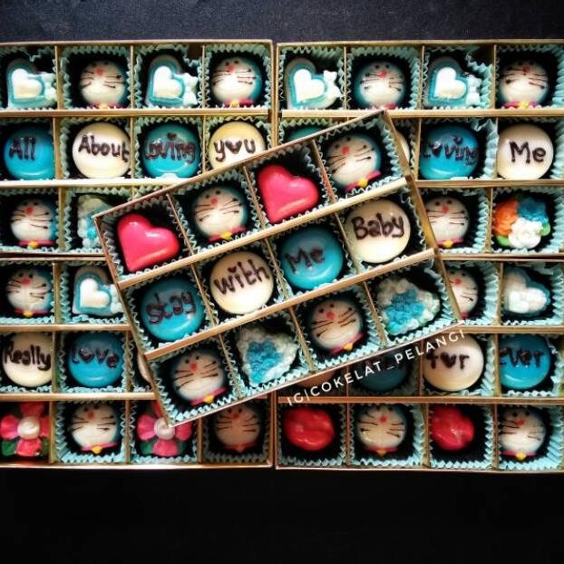 

yt- Kado coklat valentine day cokelat pelangi box sekat 12 Sale