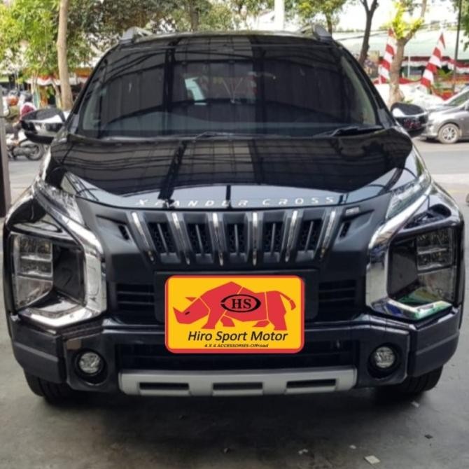 Grill Xpander Cross Model Prado