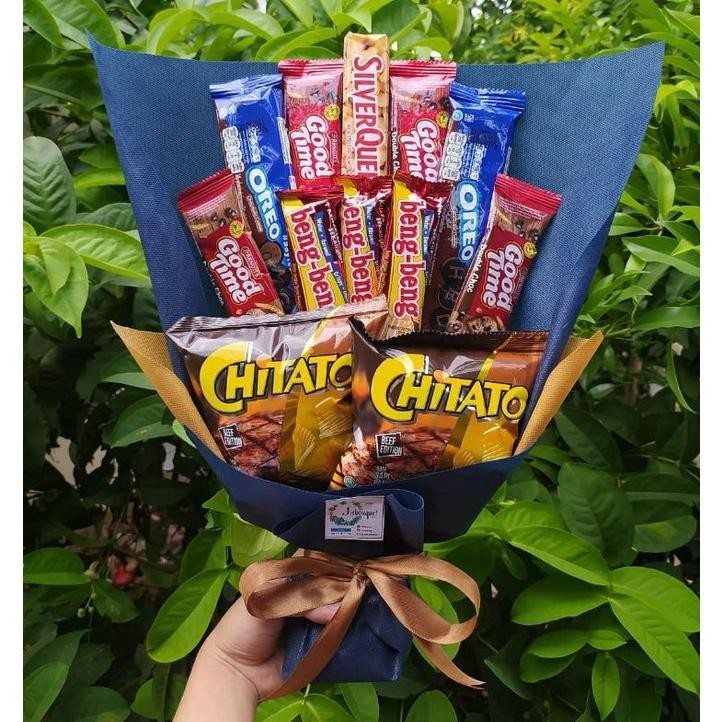 

2er-54 (S) Buket silverqueen Cewe cowo / hadiah pacar/paket/bingkisan Snack Ulang Tahun/Ultah/ Wisuda/Kado/Hadiah/ sidang/birthday Premium
