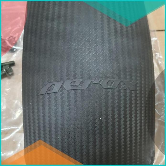 sambungan spakbour/spakbor depan mudflap karbon carbon for lexi, aerox