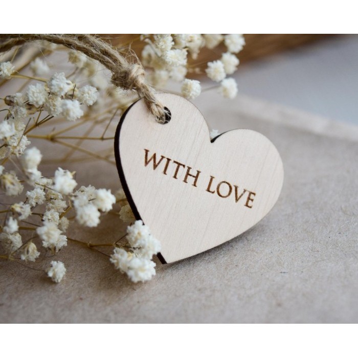 

Murah Label Tag Kayu Love | Hampers Tag Kayu | 4x3cm | Hiasan Hampers Keren