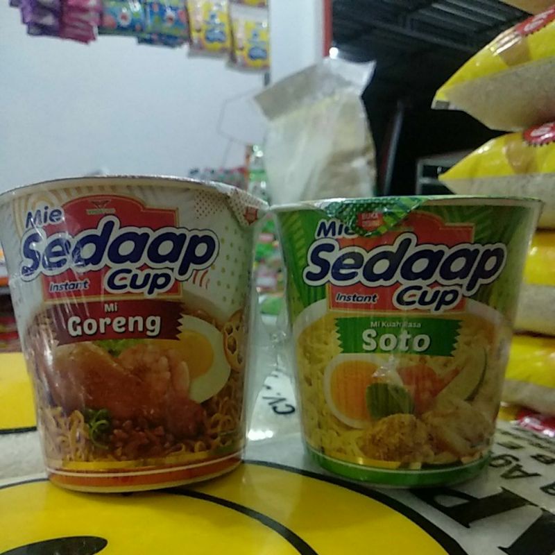 

mie sedaap cup goreng / soto