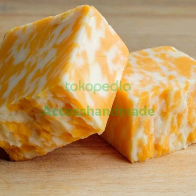 

Colby Jack Cheese 2 tone colour keju import yellow orange semi hard