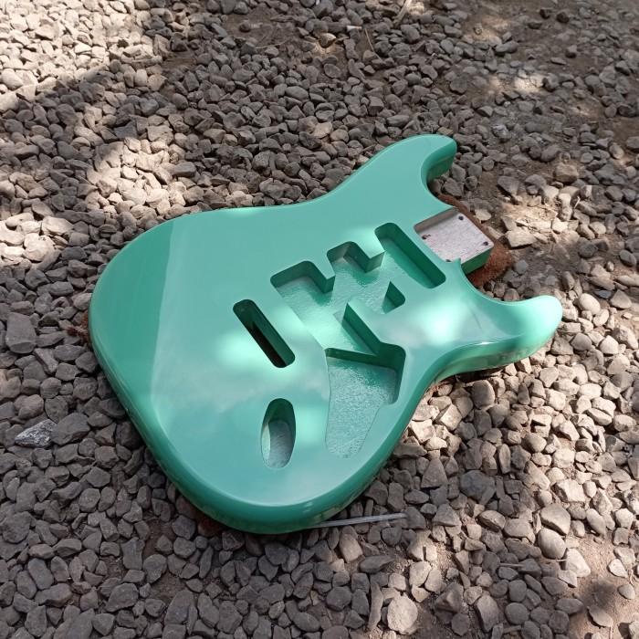 Body Gitar Squier Fender Stratocaster Sea Foam Green