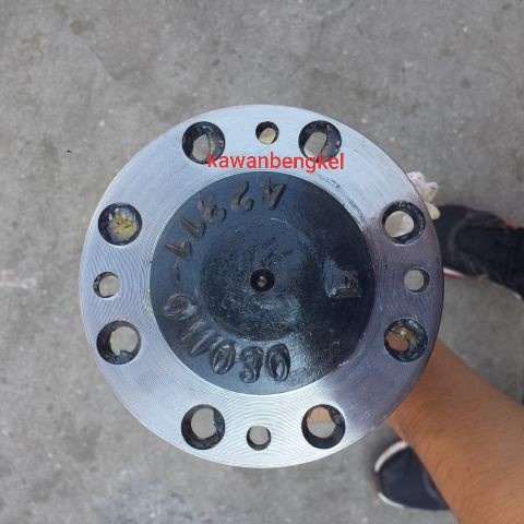 As roda/rear axle shaft ht125/130 dutro terlaris