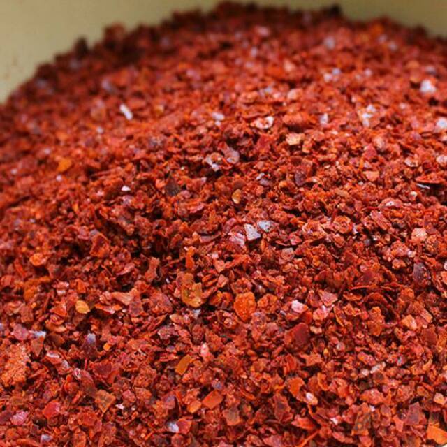 

Gochugaru Cabai Korea Kasar Kimchi 1 Kg - Cabe Bubuk Kering Chili Flakes.