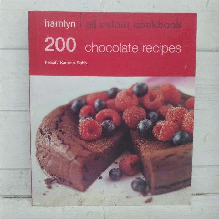 Buku 200 Chocolate Recipes hamlyn