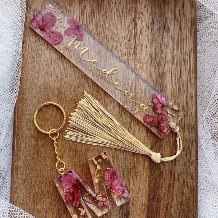 

❀Grosir Resin bookmark custom / pembatas buku resin custom. 083 ➟