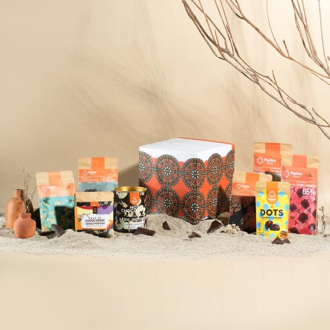 

Pipiltin Cocoa Chocolate - Chocolate Gift Silver Cube Hampers