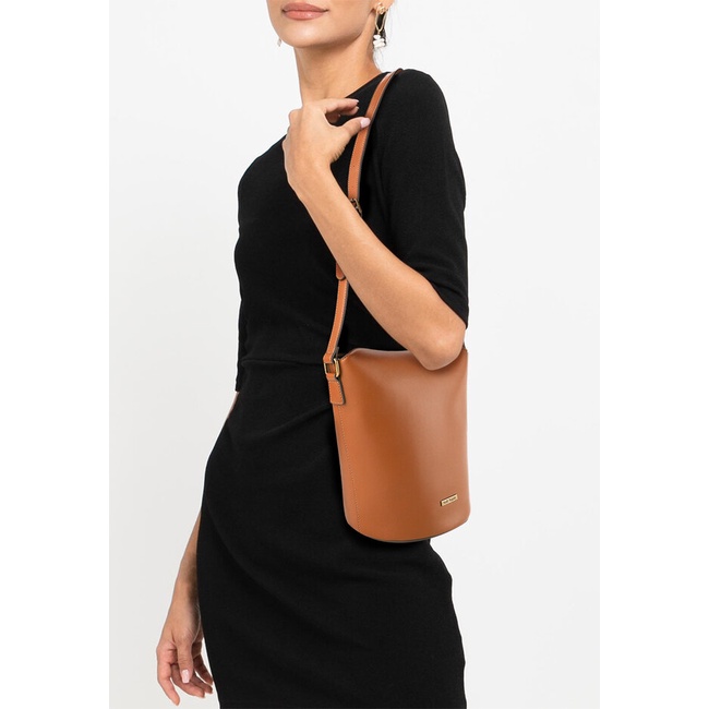 Tas Selempang Hush Puppies Original Wanita Sling Bag 2 internal zip pocket Wedding Branded Nyaman Po