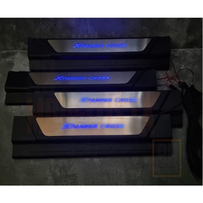 Sill Plate Mitsubishi Xpander Cross Led/Sillplate Xpander Cross Led