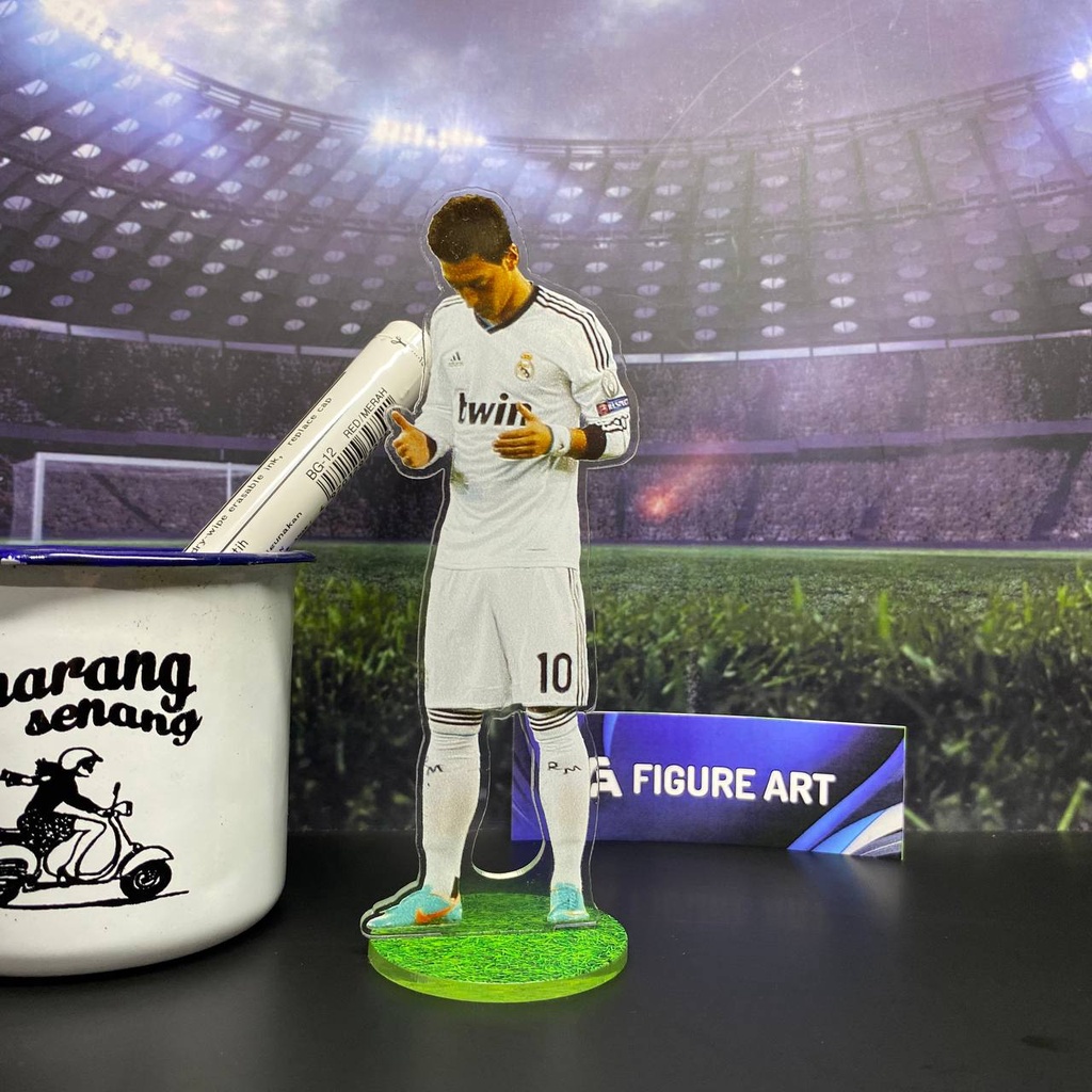 Standee Action Figure Art mesut Ozil Pray Real Madrid 2012/2013