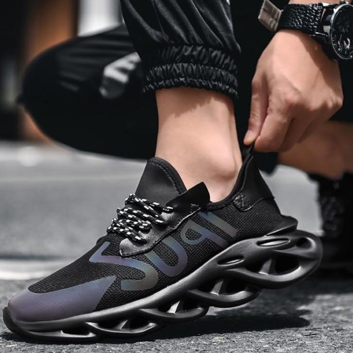 Sepatu sneakers pria utk olahraga casual n 2020