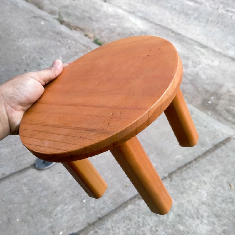 Dingklik bulat kayu pinus