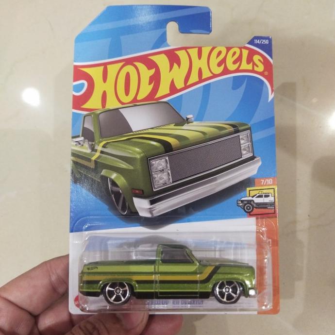 Hotwheels 83 Chevy Silverado