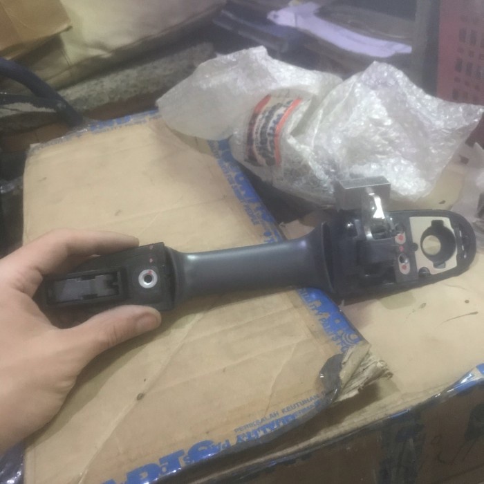 Handel handle pintu suzuki aerio asli terbaik