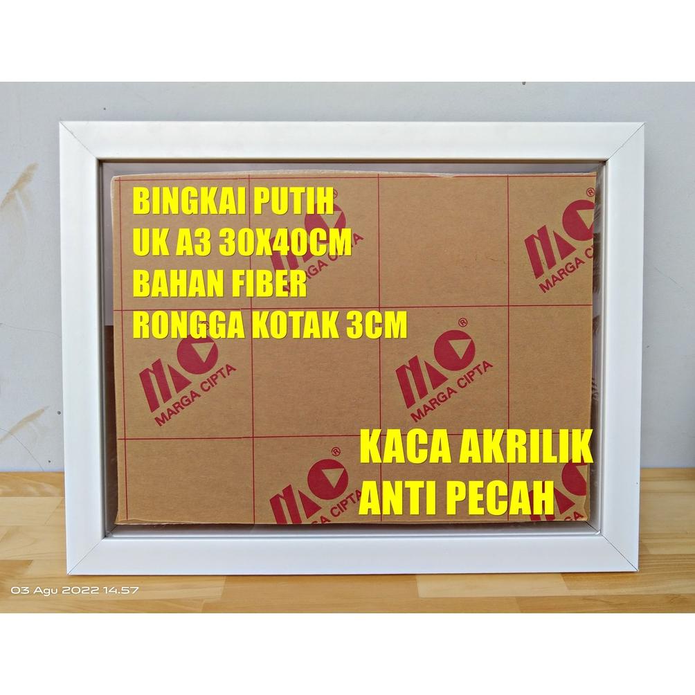 Pigura/Frame foto 3D Putih & motif serat kayu ukuran 12R(30x40)cm + Kaca Akrilik antipecah