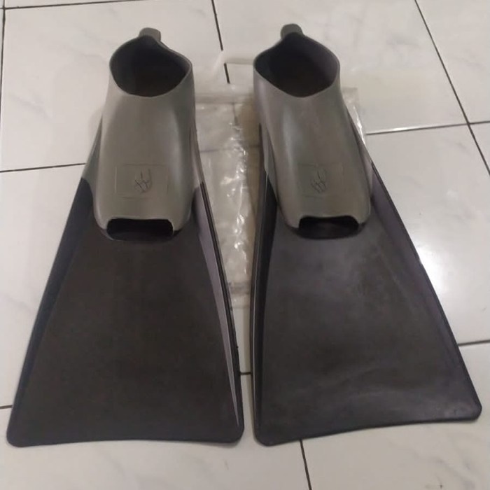 Fin Kaki Katak Renang Panjang Madwave Size 49 - 51