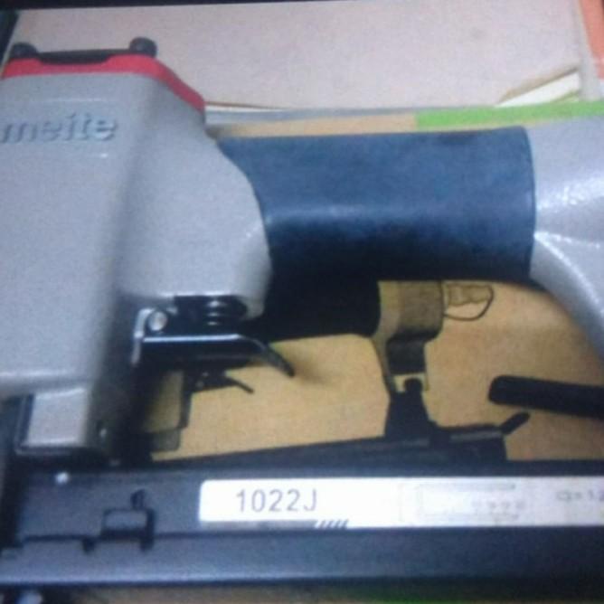 

Gun Staples 1022J Meite
