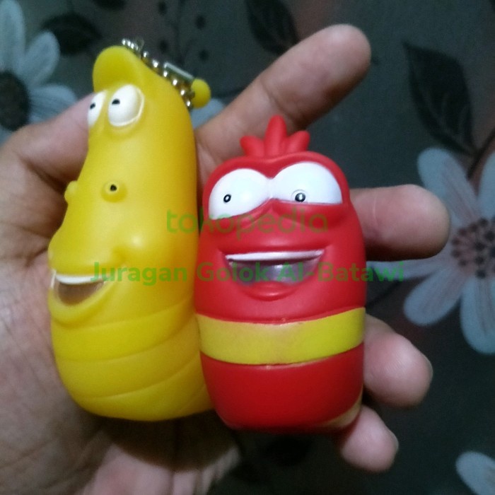 Gantungan Kunci Larva - Mainan Figure Larva Anime Cartoon New Old Stok