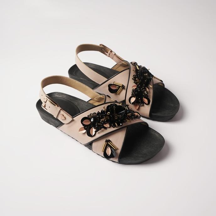 Best Seller Pvra Sandal Wanita Cavvami Nude Black Signature Pengiriman Cepat
