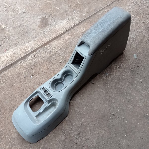 Konsol Box Tengah Opel Blazer Copotan