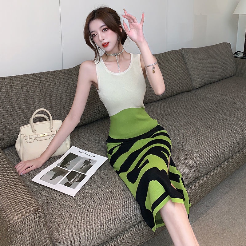 2023Dress Rompi Tanpa Lengan Wanita, Gaun Ramping Bergaris-garis Rok Setengah Panjang Rajutan Rasa T