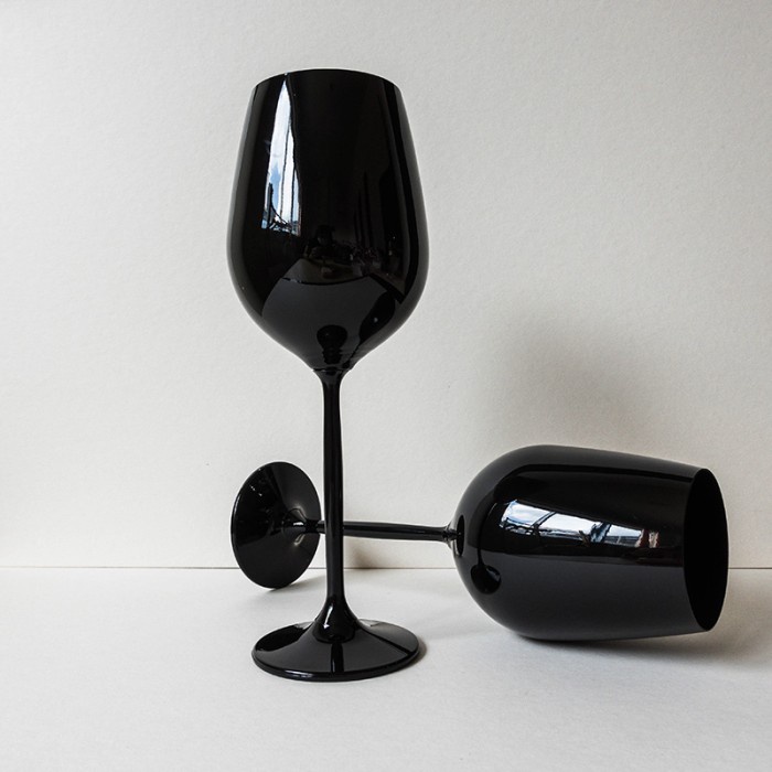 CELTIC WINE GLASS/ WINE GLASS HITAM/ BLACK WINE GLASS/ GELAS PESTA