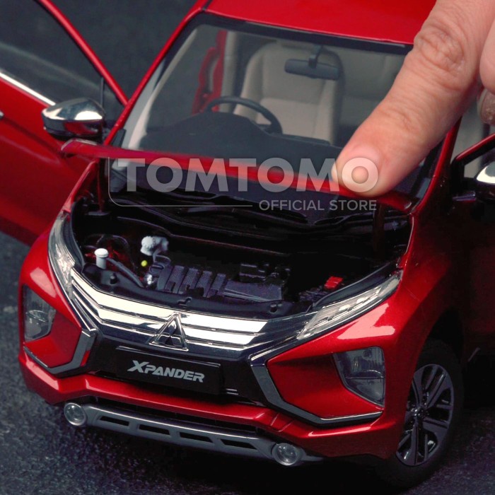 Tomtomo Mitsubishi Xpander Ultimate XL Red Diamond Miniatur Mobil