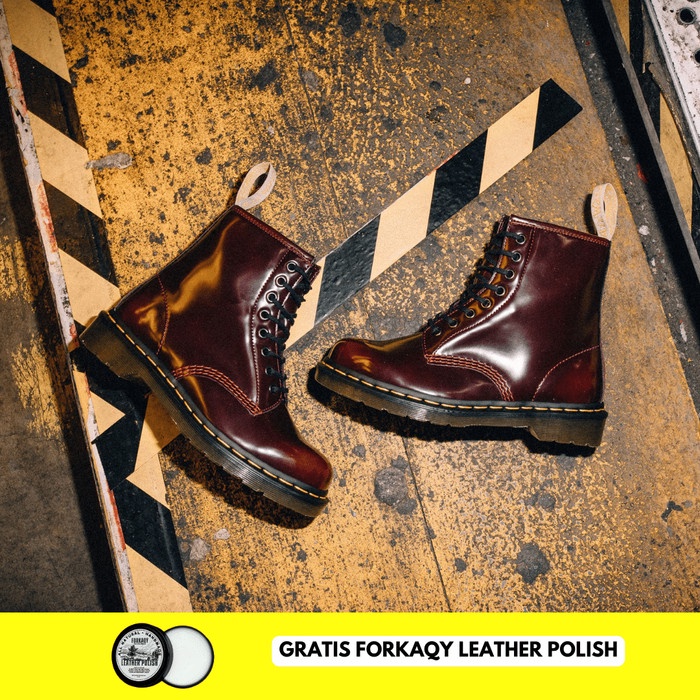 DR MARTENS 1460 VEGAN CHERRY RED DOCMART SOLOVAIR ORIGINAL