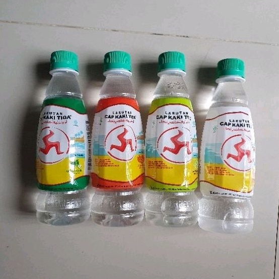 

Larutan cap kaki tiga botol rasa JAMBU/JERUK/JERUK NIPIS / LYCHEE 320ml