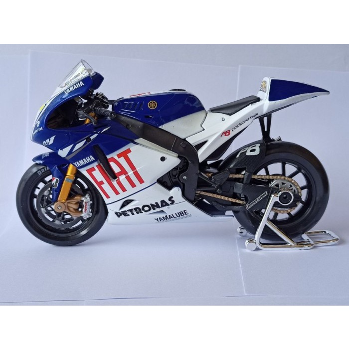 MUST HAVE DIECAST MOTOGP VALENTINO ROSSI SKALA 1:10 MAISTO MURAH TERBARU