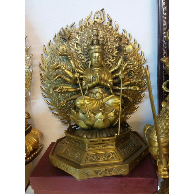 patung kimsin dewi kwan im seribu tangan