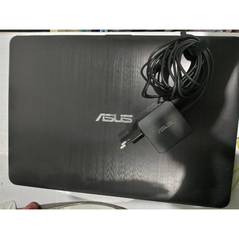 laptop Asus X441S second