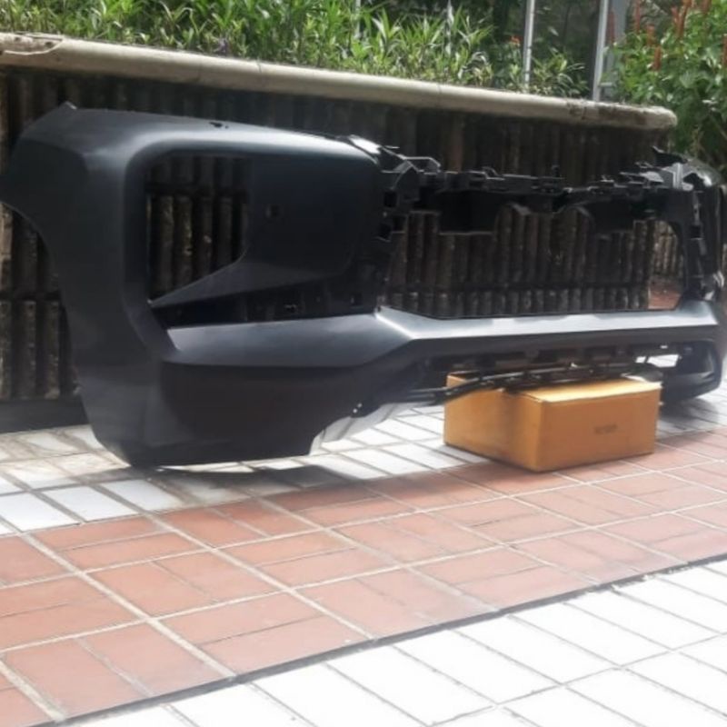 Bemper Depan Asli Mitsubishi 
New Pajero Dakar