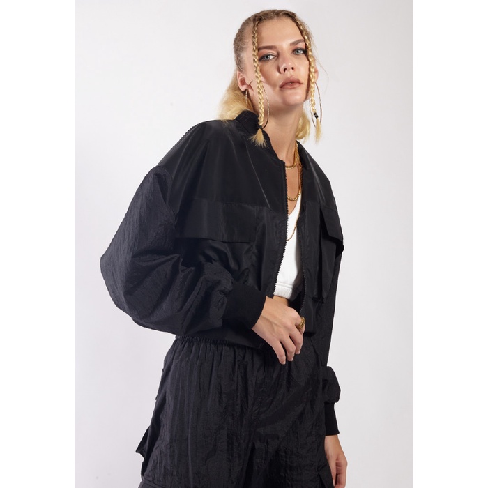 Ocwa Raff Crop Black Jacket