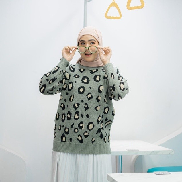 Sweater Rajut Wanita Leopard Oversize Motif Premium