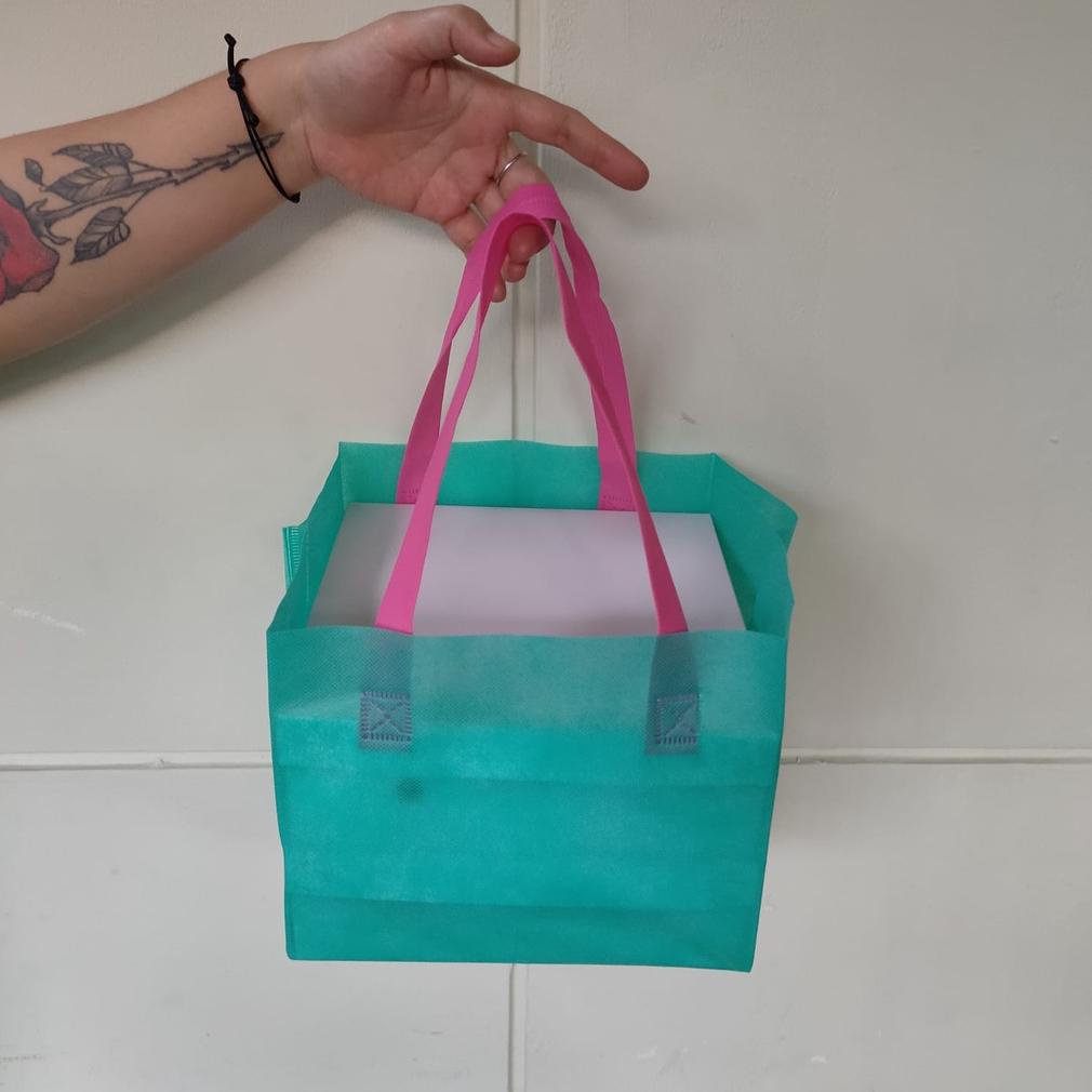 

Update Tas Box nasi 22x22 / 20x20 / 18x18 (1lusin) / tas kotak nasi 22x22 / tas aqiqah / tas hajatan / tas syukuran / tas nasi bento / tas tumpeng mini / tas kue / tas mengenang